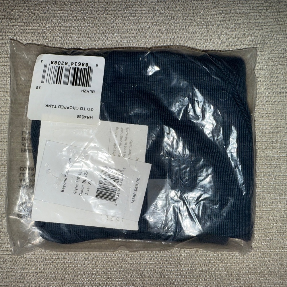 *NEW* Beyond Yoga V Neck Cropped Top